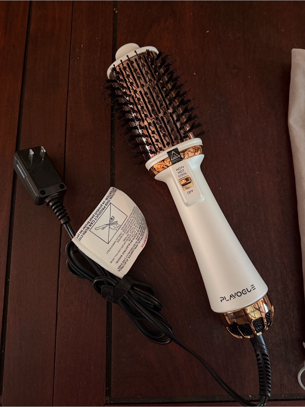 Plavogue White & Gold Hot Air Styling Brush Dual Voltage for International Trave